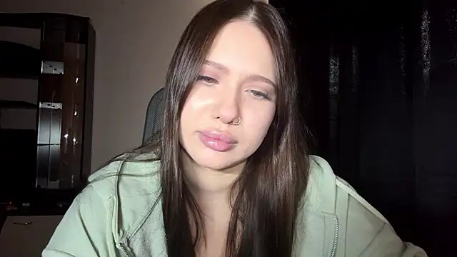 Živá chatovací místnost KarlyBiringer