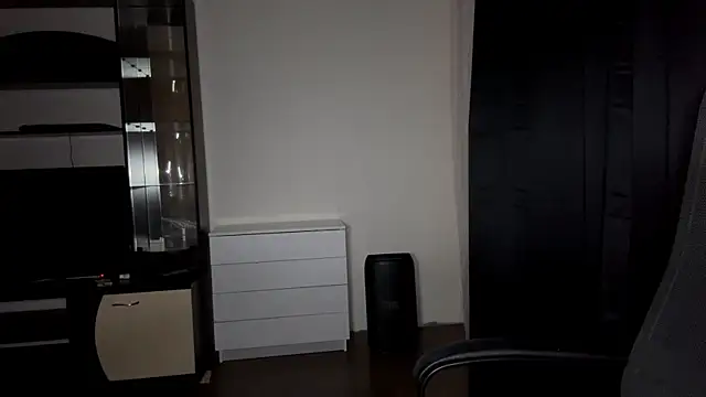 KarlyBiringer's Live Chat Room