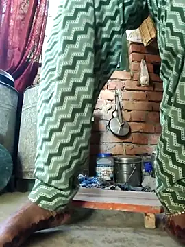 Your_Bhabhi69's Live Chat Room