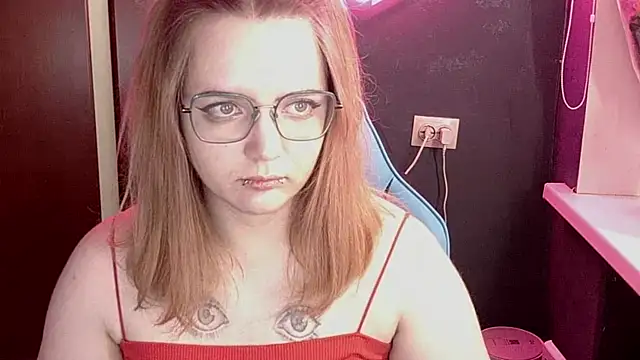 Živá chatovací místnost EnsuingPetal