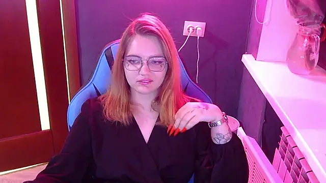 EnsuingPetal Cameră chat live