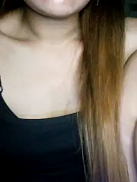 Ttitii99 Adlı Modelin Canlı Sohbet Odası