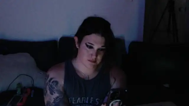 Adora_Gently Live Chatraum