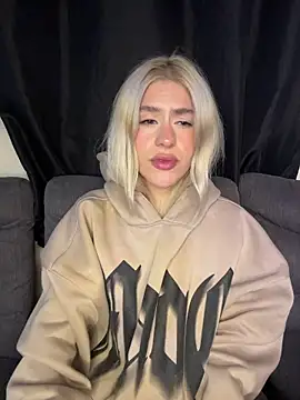 Lia-firee Adlı Modelin Canlı Sohbet Odası