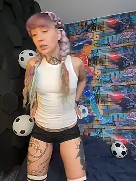 MoonAndDagger's Webcam Show