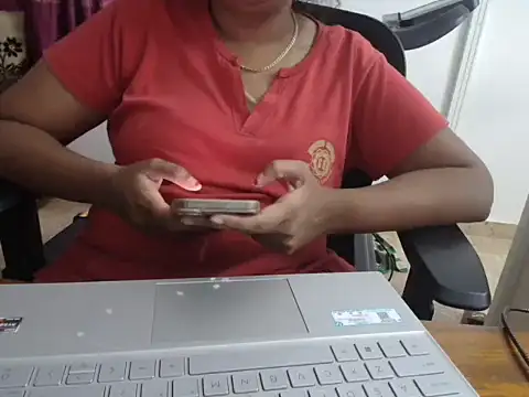 Živá chatovací místnost kannada_Hotlady