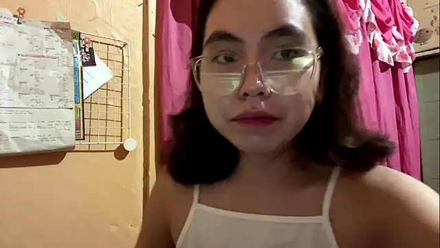 justhatsuse Adlı Modelin Canlı Sohbet Odası