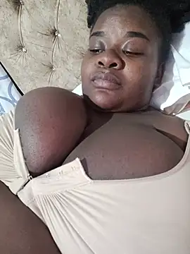 Chat soba uživo modela KARATIBBY_CO
