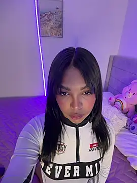 MIAROGERSSS – live chatrum