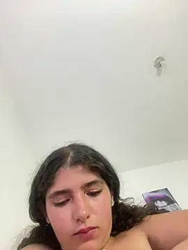LINDA-0123 Live Chatraum