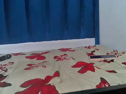 Thickcaramel's Live Chat Room