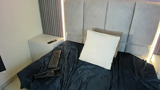 Živá chatovací místnost LunaAura