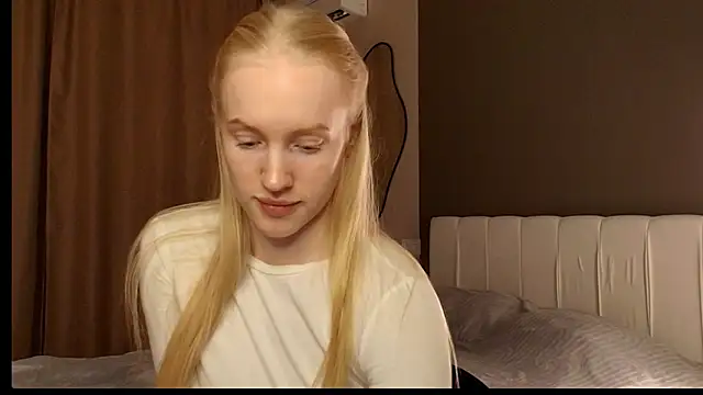 Miss_EliizaShy Cameră chat live