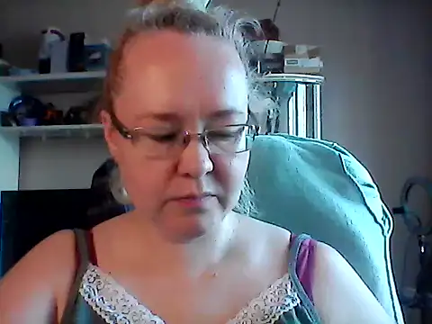 Viola27's Live Chat Room