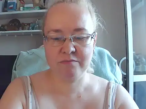 Viola27's Live Chat Room
