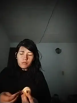 Bella-Thompson 실시간 채팅방