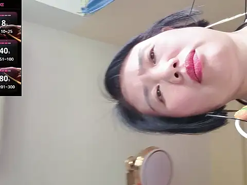 YIYI-queen Adlı Modelin Canlı Sohbet Odası