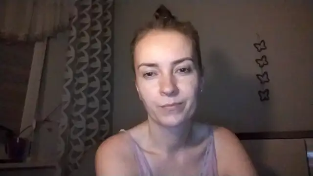 JenniferAlone – live chatrum