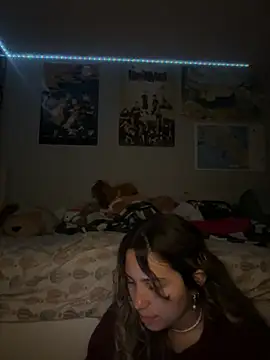 חדר צ'אט בשידור חי של pinkypeachisa