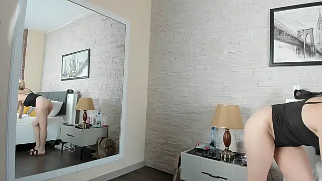 ห้องแชทสดของ LuxaCole