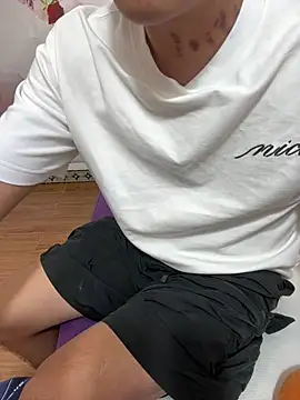 Živá chatovací místnost yunyun00007