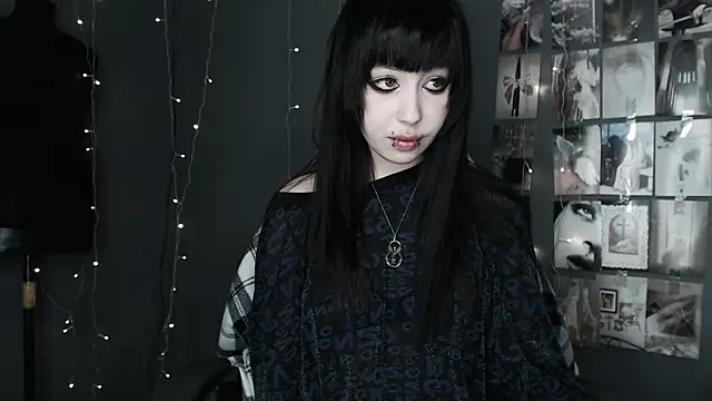 lucyy0_0ddeath's Live Chat Room