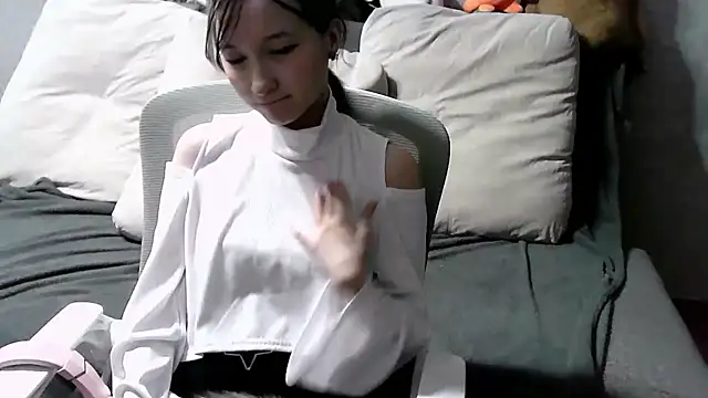 Lilfain_baby's Live Chat Room
