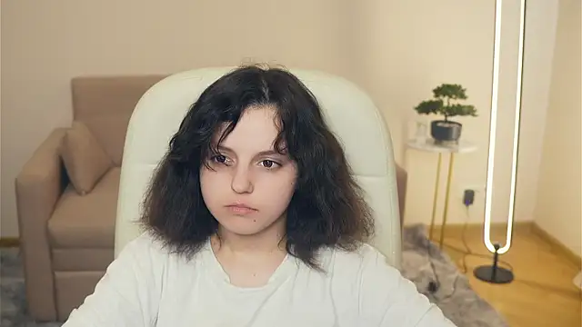 VadaBellotti Adlı Modelin Canlı Sohbet Odası