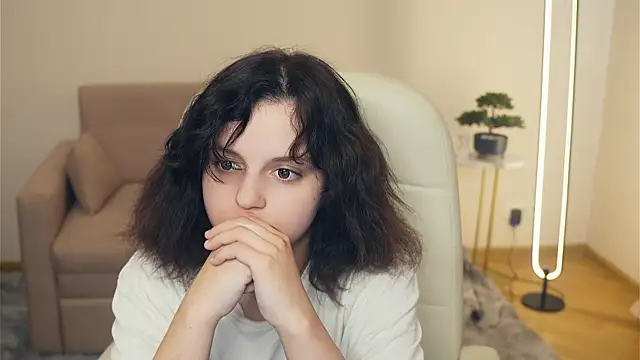 VadaBellotti Adlı Modelin Canlı Sohbet Odası