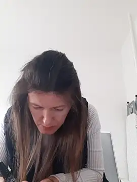 _COVID-19_ Adlı Modelin Canlı Sohbet Odası