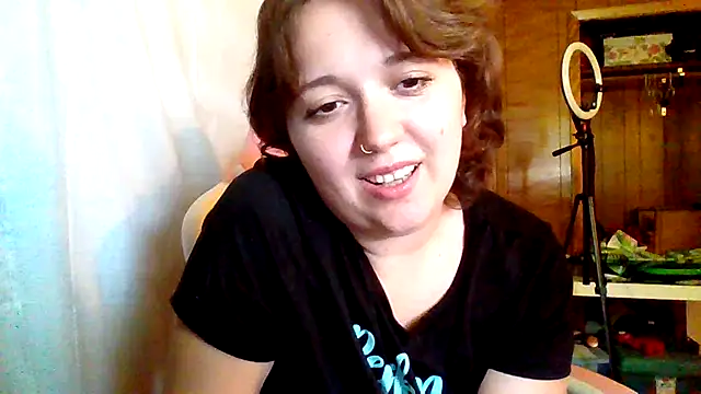 lilylovegood04's Live Chat Room