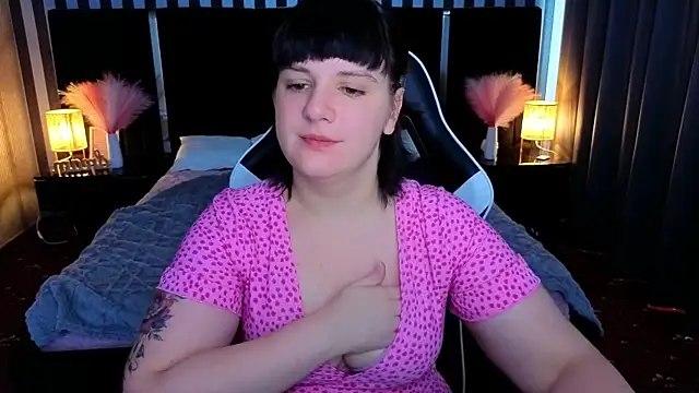 KatrinMilly's Live Chat Room