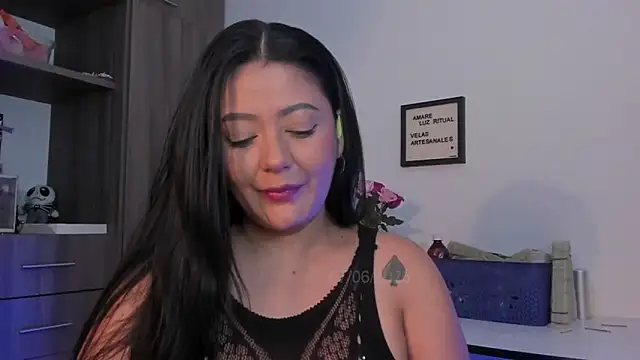 LauraToro_ Cameră chat live