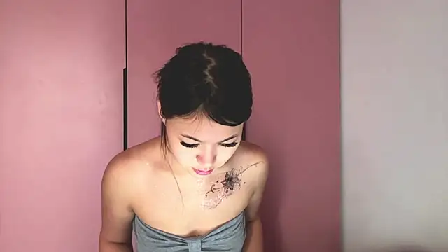 WilliaLinkowski Adlı Modelin Canlı Sohbet Odası