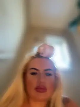 غرفة دردشة BarbieLeahX المباشرة