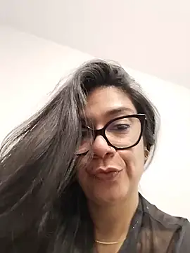Chat soba uživo modela Aura1118