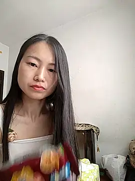 Reiko512 Adlı Modelin Canlı Sohbet Odası