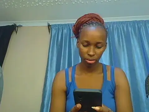 Lovey_doveyy's Live Chat Room