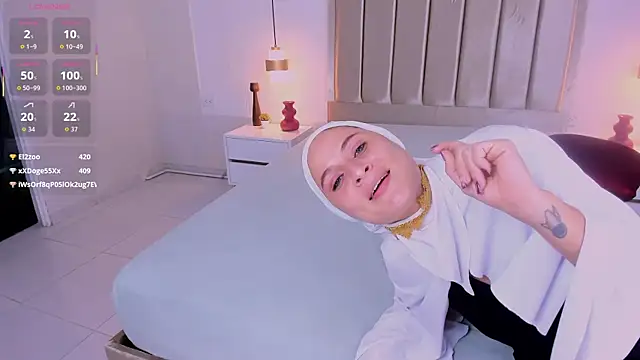 aisha_k's Live Chat Room