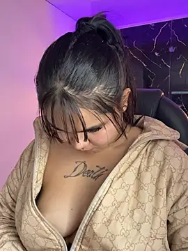 TifanyRoseX's Live Chat Room
