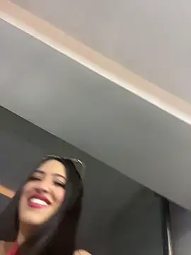 ArianaBlum's Live Chat Room