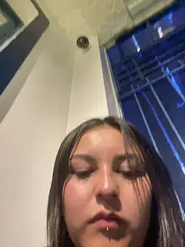 Chat soba uživo modela Aly_96