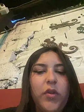 חדר צ'אט בשידור חי של Aly_96