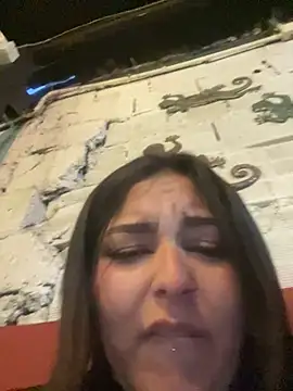 חדר צ'אט בשידור חי של Aly_96