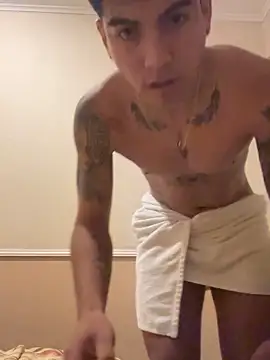 Pokazy przed seks kamerką na żywo – liam_colton