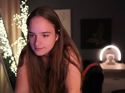 SuzySKy's Live Chat Room
