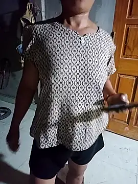 Živá chatovací místnost Chin-ni