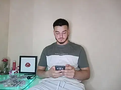 Zevs777s' Live Sex Cam Show