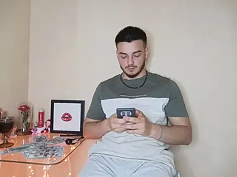 Zevs777s' Live Sex Cam Show