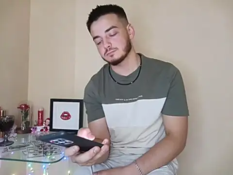 Zevs777s – live sex-cam-show